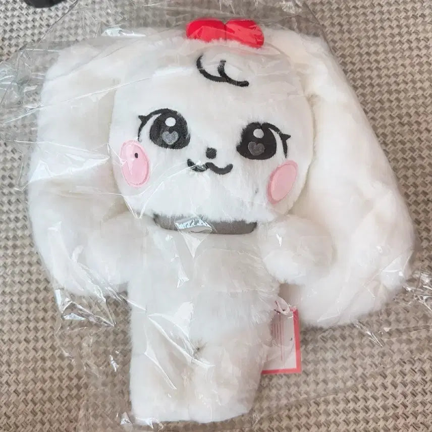 [BUNJANG] IVE MiniBeaT Wonyoung Cherry Plush 30cm / 미개봉 아이브 미니브 원영 체리 30cm 30센치 플러시 팝업 스쿨