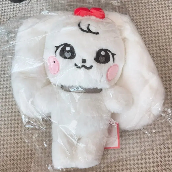 [BUNJANG] IVE MiniBeaT Wonyoung Cherry Plush 30cm / 미개봉 아이브 미니브 원영 체리 30cm 30센치 플러시 팝업 스쿨