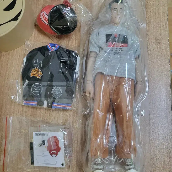 [BUNJANG] Trickman12 12-Inch Figure / Trickman12  트릭키맨12   12인치  피규어