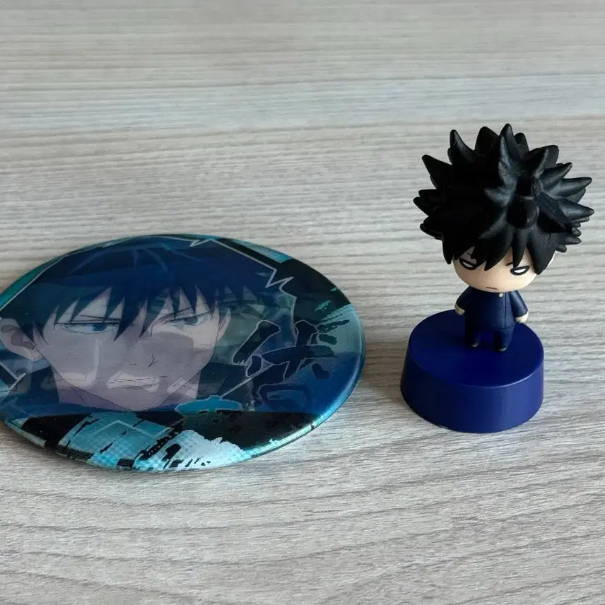 [BUNJANG] Fushiguro Megumi Figure + Lenticular Badge Set / 주술회전 후시구로 메구미 피규어 + 랜티큘러 뱃지 판매합니다