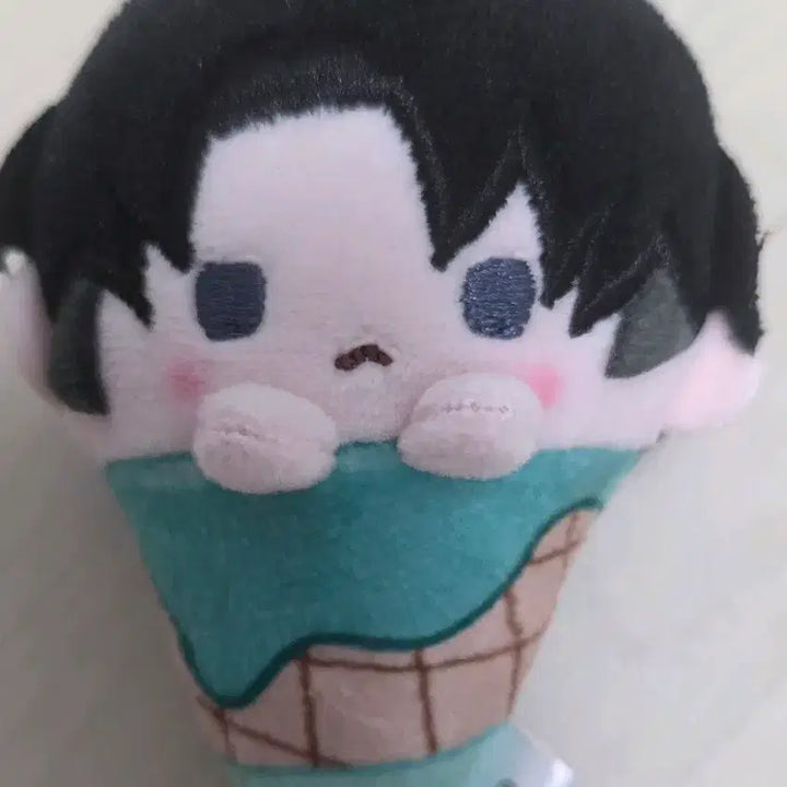 [BUNJANG] Attack on Titan Levi 10cm Plush / 진격거 리바이 10cm인형 아이스크림 급처