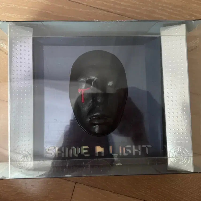 [BUNJANG] G-Dragon Shine A Light Concert DVD (2 Disc) / 지드래곤 Shine A Light 콘서트 DVD (2 Disc 12세 이상 관람가)