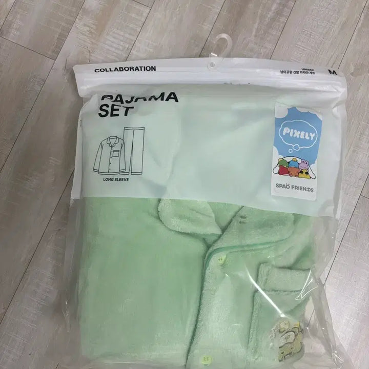 [BUNJANG] SPAO x Jamttel Pixely Dinosaur Pajamas (M) / 잠뜰 픽셀리 스파오 콜라보 공룡 잠옷(M)