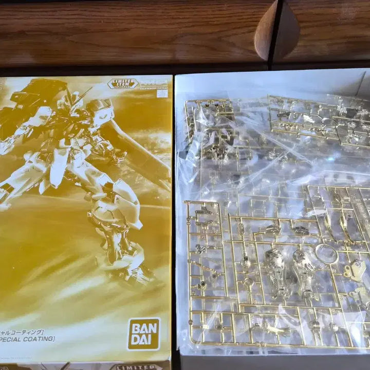 [BUNJANG] Bandai MG Gundam Astray Gold Frame Special Coating Limited Edition Model Kit / [전국 최저가!]MG건담 아스트레이 골드프레임(스페셜 코팅) 한정판