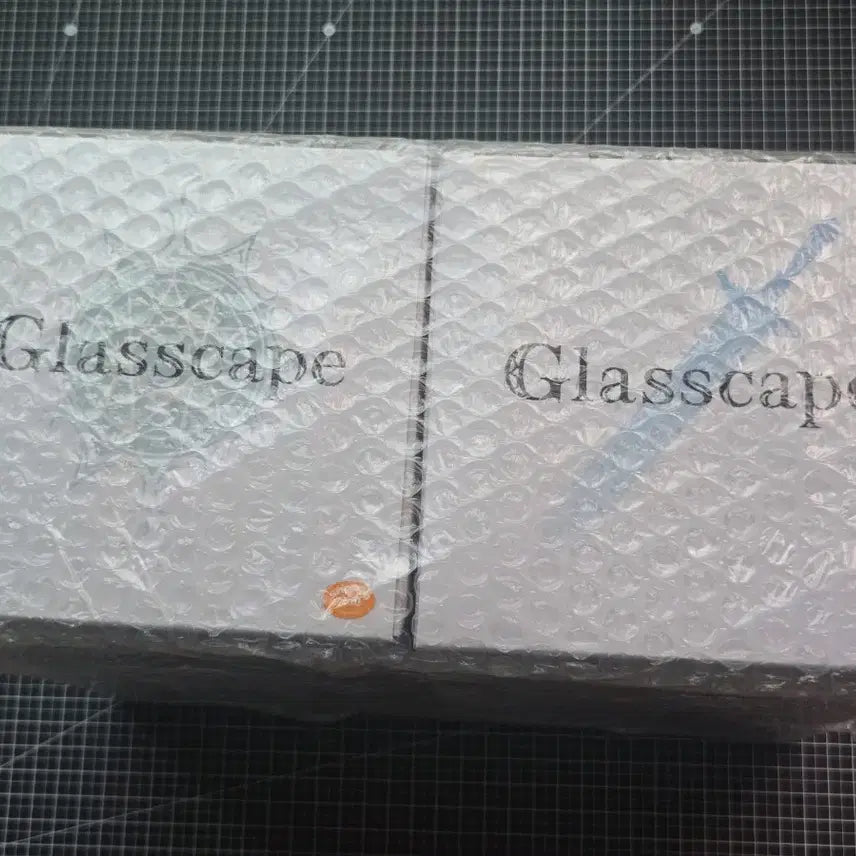 [BUNJANG] Frieren and Himmel Glassscape Figures Set (2 Types, Sealed) / [미개봉] 프리렌 및 힘멜 글래스케이프 피규어 2종