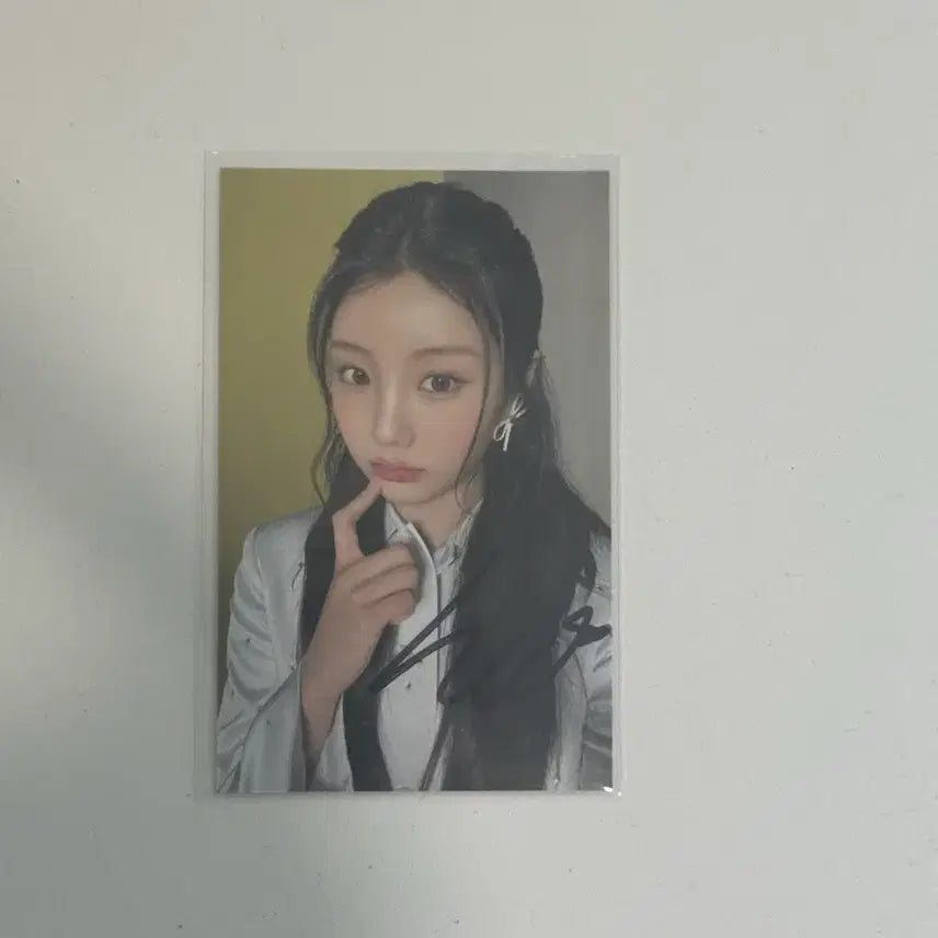 [BUNJANG] ILLIT Wonhee Signed Photocard / 아일릿 원희 싸인포카