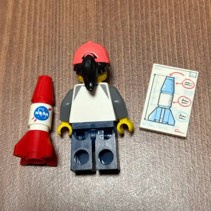 [BUNJANG] Lego Minifigures Series 20 Space Fanatic / 레고 미니피규어 시즌 20 우주 덕후