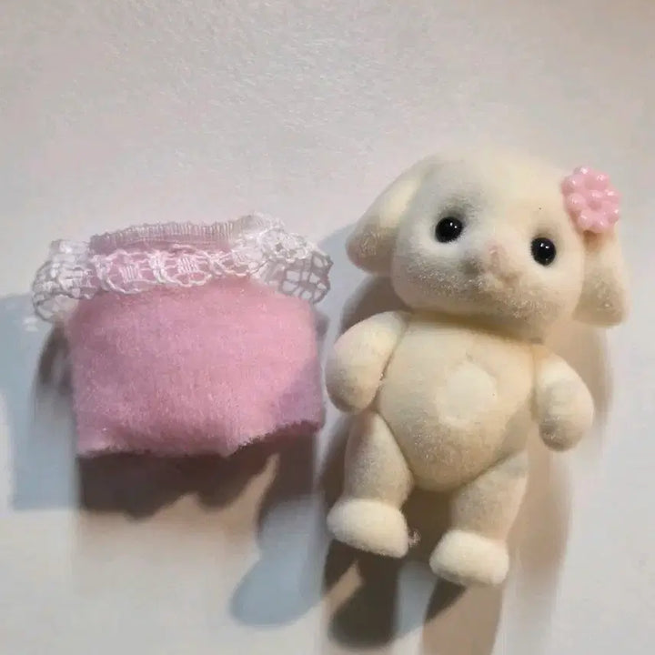 [BUNJANG] Sylvanian Families Flora Rabbit Doll Pink Outfit Set / 실바니안 패밀리 플로라토끼 인형 핑크 옷 세트