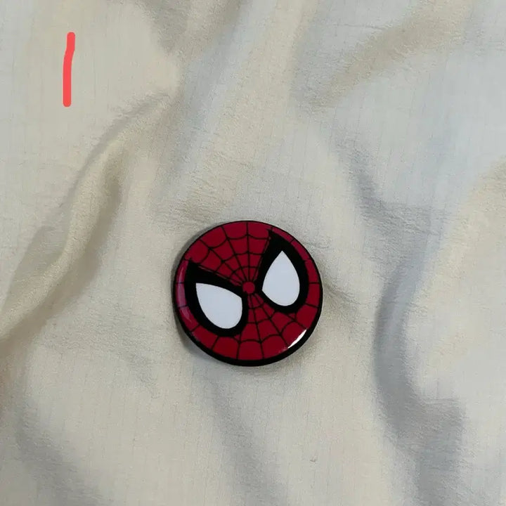 [BUNJANG] Spider-Man Custom Enamel Pin / 스파이더맨 뱃지 (자체제작)