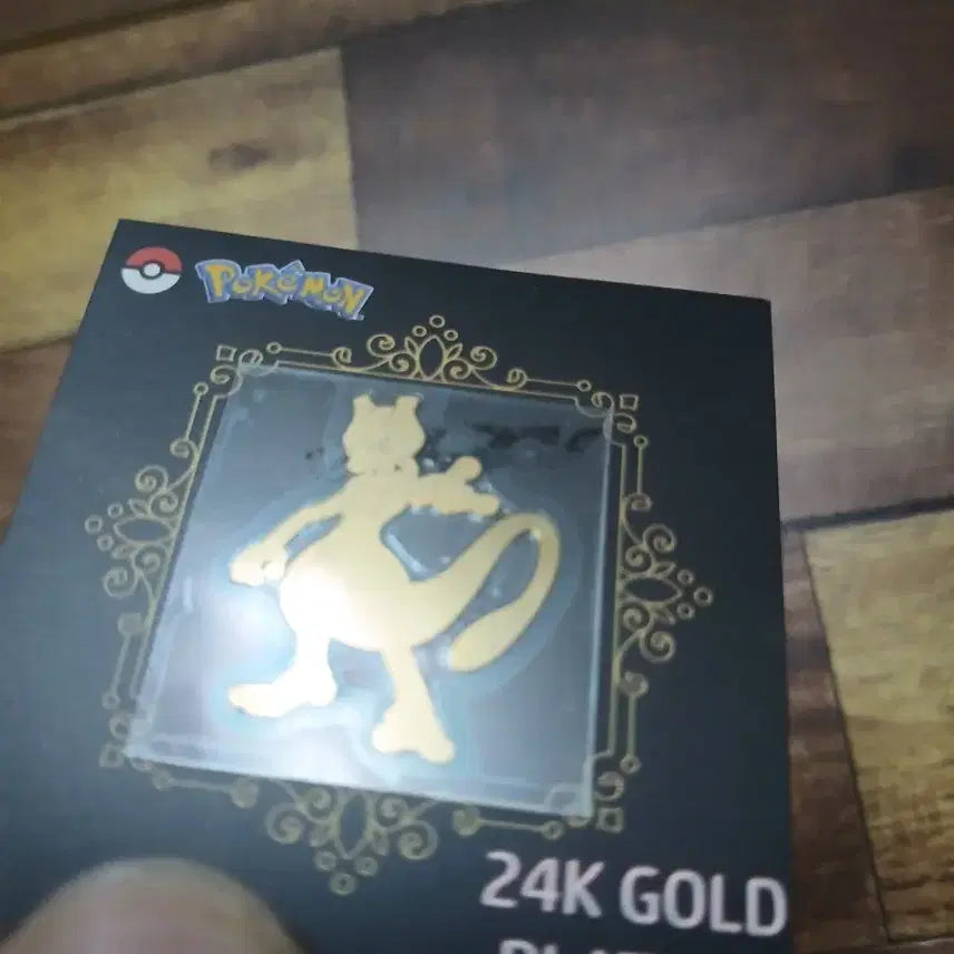 [BUNJANG] Pokemon Mewtwo 24K Gold Plated Badge / 포켓몬 뮤츠 24K 골드 도금뱃지