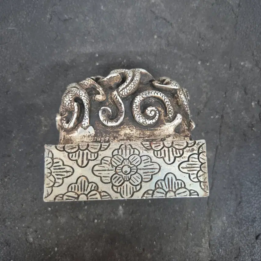 [BUNJANG] Silver Dragon and Chrysanthemum Seal / 은제구룡뉴국화문인장