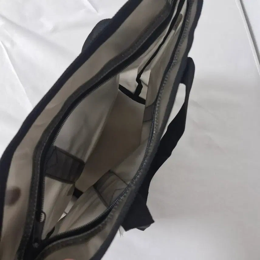 [BUNJANG] Miffy PVC Shoulder Bag Black / 미피 pvc 블랙 가방 숄더백