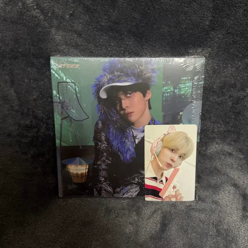 [BUNJANG] ATEEZ Yunho Jump Up Cat Agent Album Golden Hour 5 / 에이티즈 윤호 점프업 고양이요원 앨범포함 골든아워5