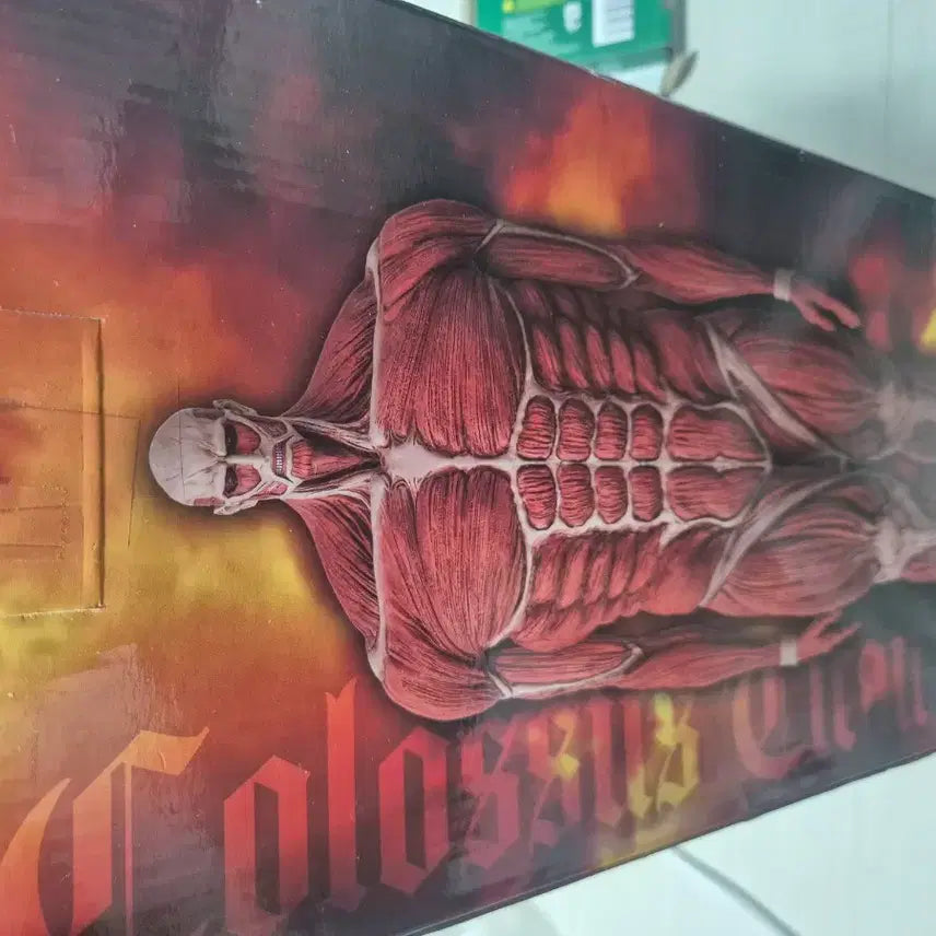 [BUNJANG] Attack on Titan Colossal Titan Figure (Sealed) / 초대형거인 미개봉 택포 안전결제로 33만원에 저렴하게 팝니다. 손잡이 테이프 확인