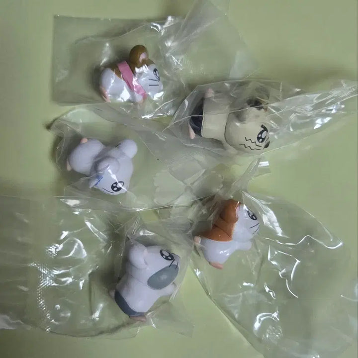 [BUNJANG] Bandai Hamster &amp; Friends Hugcot Gacha Figure Set (5 Types, Sealed) / [ 미개봉 ] 반다이 방가방가 햄토리 케이블 허그코트 피규어 가챠 5종 일괄 판매