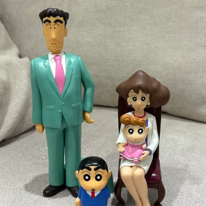 [BUNJANG] Crayon Shin-chan Family Photo Figure Set / 짱구 가족사진 피규어