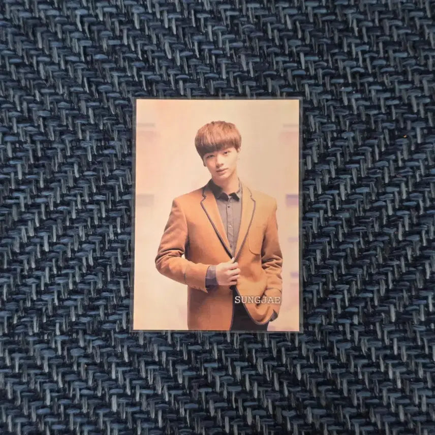 [BUNJANG] BTOB Yook Sung Jae Album Photocard / 비투비 육성재 앨범 포카