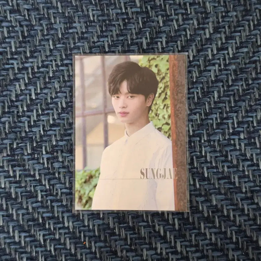 [BUNJANG] BTOB Yook Sung Jae Album Photocard / 비투비 육성재 앨범 포카