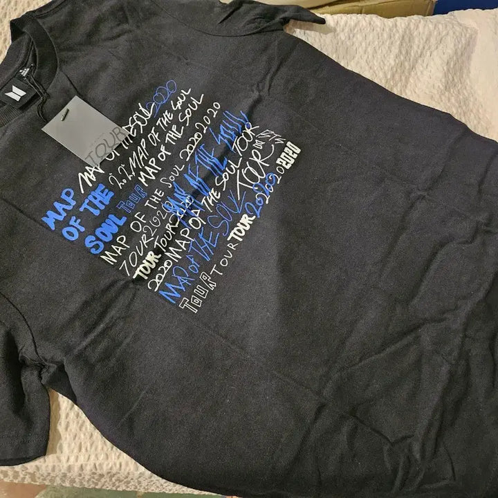 [BUNJANG] BTS Map of the Soul Tour T-Shirt (M) / 새상품) bts 맵오브더솔 콘서트 투어 티셔츠 판매합니다