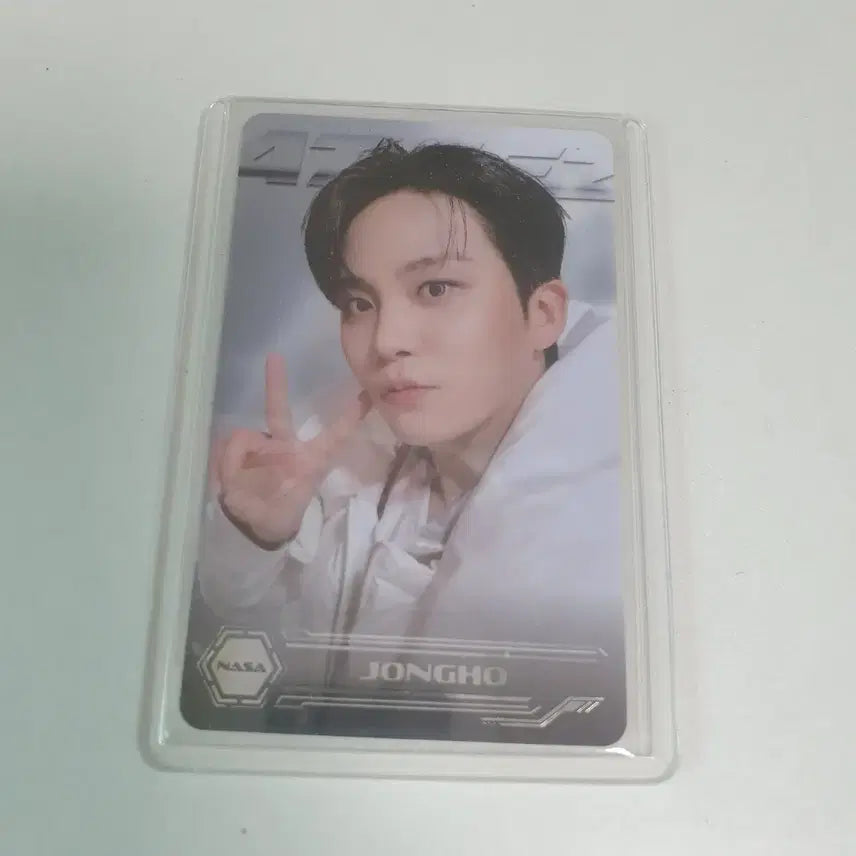[BUNJANG] Ateez Jongho Golden Hour Higher Nasa Photocard / 에이티즈 ateez 종호 나사 하이어 포카 nasa higher jongho 골든아워4 golden hour 포토카드 poca
