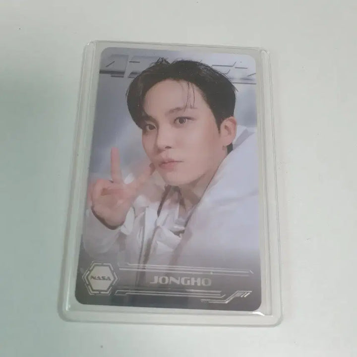 [BUNJANG] Ateez Jongho Golden Hour Higher Nasa Photocard / 에이티즈 ateez 종호 나사 하이어 포카 nasa higher jongho 골든아워4 golden hour 포토카드 poca