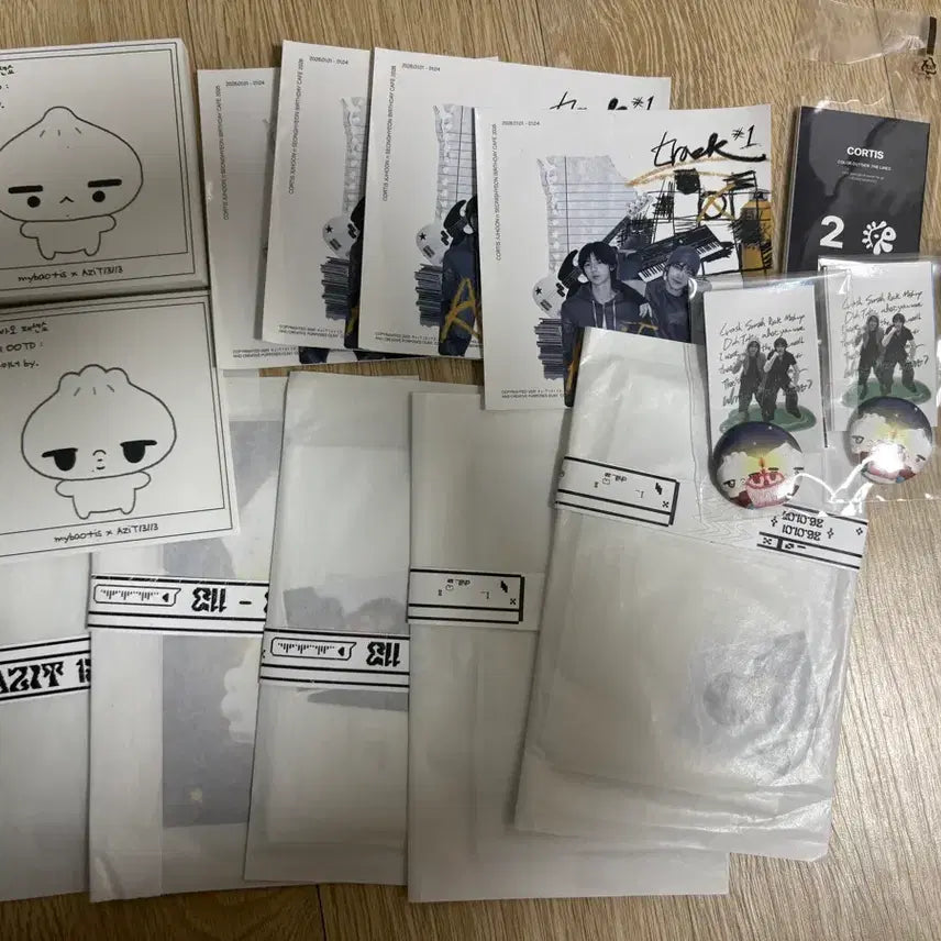[BUNJANG] Courtis Joo Hoon Sung Hyun Birthday Cafe Goods Bundle / 코르티스 주훈 성현 생카 팝니다