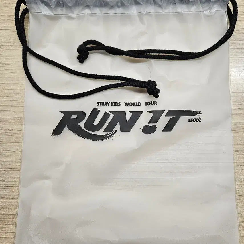 [BUNJANG] Stray Kids Run It Concert Entry Photocard Bundle Set / 급처)스트레이키즈 런잇 콘서트 막막 입장포카 세트+가방