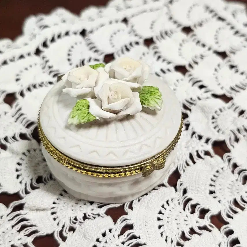 [BUNJANG] Vintage Rose Porcelain Trinket Box / 빈티지 트링켓 장미 포셀린 보석함