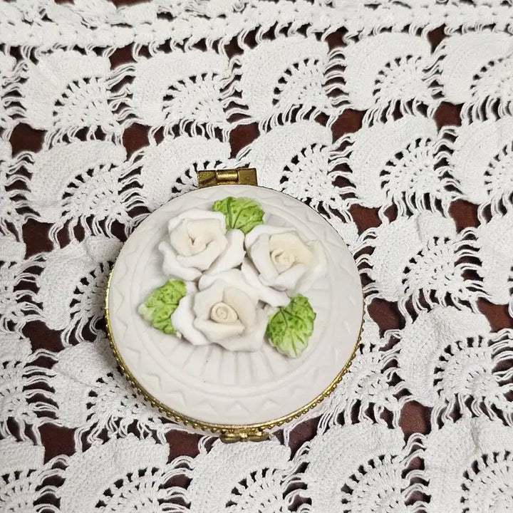 [BUNJANG] Vintage Rose Porcelain Trinket Box / 빈티지 트링켓 장미 포셀린 보석함