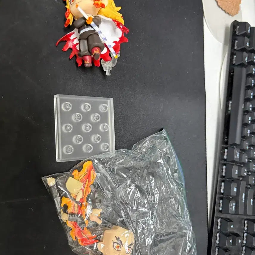 [BUNJANG] Demon Slayer Kyojuro Rengoku Figure / 귀멸의 칼날 렌고쿠 피규어
