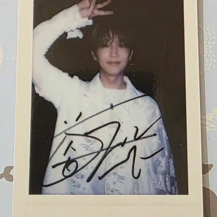 [BUNJANG] SHINee Onew Atmos Polaroid + Smini Sealed Album Bundle Set / 온유 진기 샤이니 애트모스 폴라+슴미니 미개봉