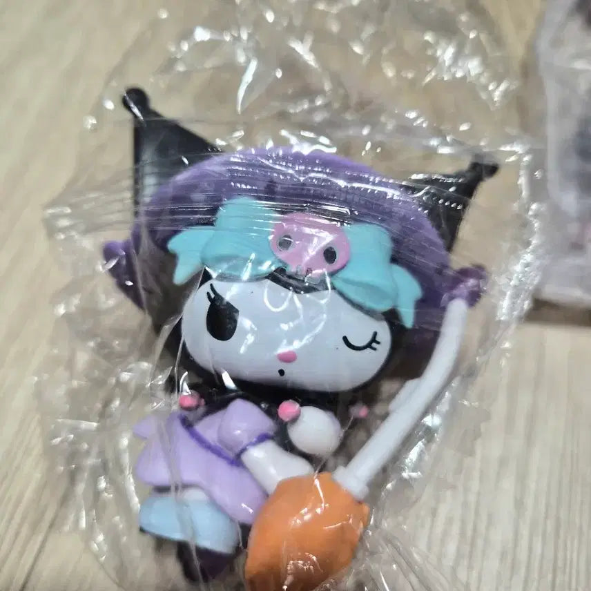 [BUNJANG] My Melody Wizard &amp; Kuromi Wizard Figure Bundle Set / 마법사 마이멜로디 쿠로미 피규어