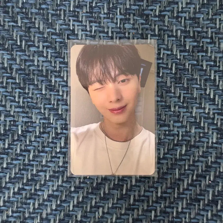 [BUNJANG] Yook Sung Jae Japan Pop-up Store Photocard / 육성재 일본 팝업스토어 포카