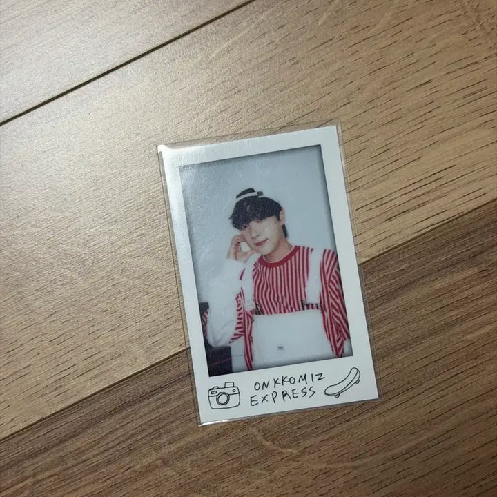 [BUNJANG] ONF ONCOMZ Express Set + Dessert Polaroid Photocard / 이션 익스프레스 세트 + 디저트 폴라로이드 포카 온앤오프 온꼬미즈