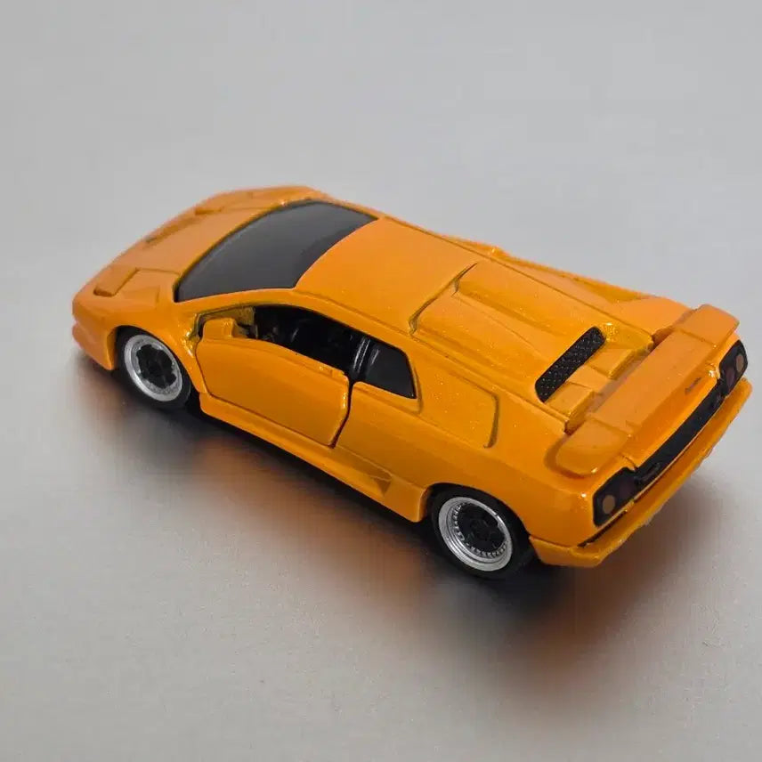 [BUNJANG] Tomica Premium No. 15 Lamborghini Diablo SV First Edition / 토미카 프리미엄 15번 람보르기니 디아블로 SV 초회한정판