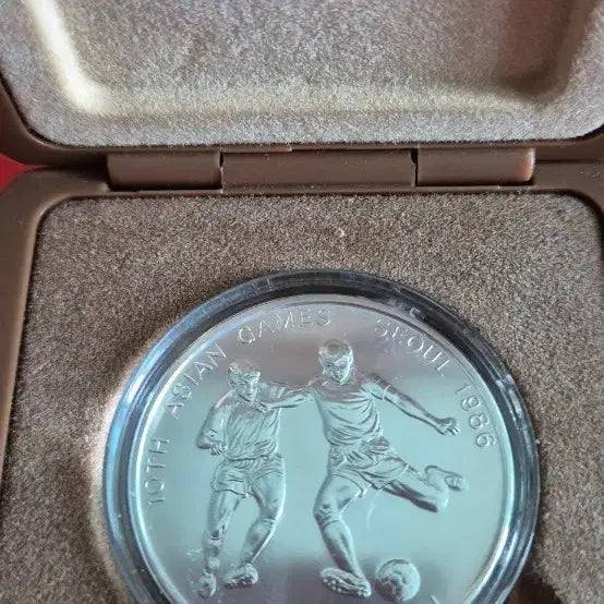 [BUNJANG] 1986 Seoul Asian Games Commemorative Silver Coin (Football) / 1986 서울 아시안게임 기념은화 (축구)