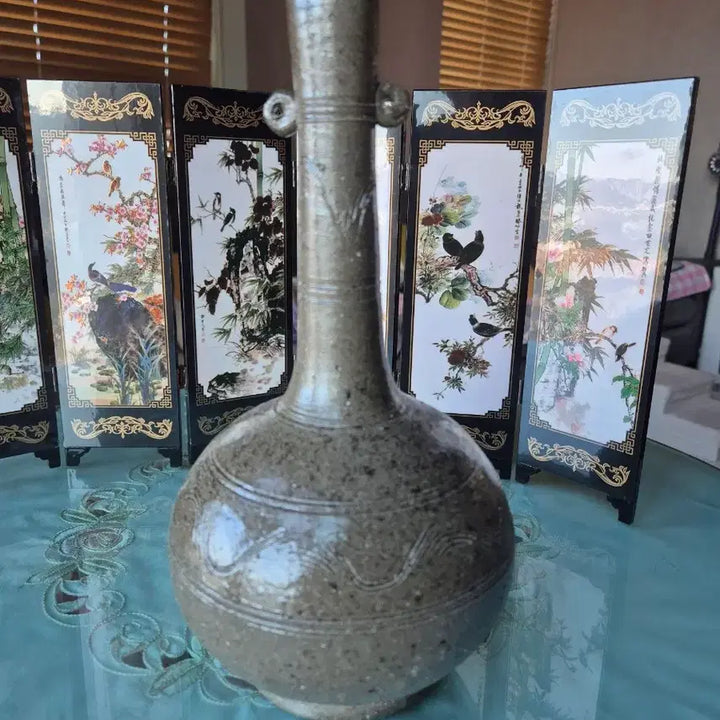 [BUNJANG] Master Yu Ho-woong Celadon Porcelain Vase / [반계 유효웅 명장] 고풍스러운 도자기 화병/오브제 (높이 25.7cm)