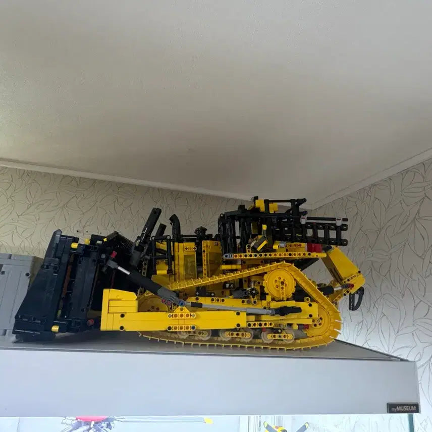[BUNJANG] LEGO Technic App-Controlled Cat D11 Bulldozer 42131 / 레고 CAT 42131