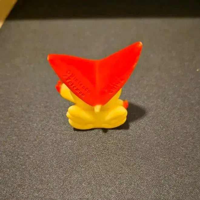 [BUNJANG] Pokemon Kids Finger Puppet Victini Figure / 포켓몬키즈 손가락인형 비크티니 피규어