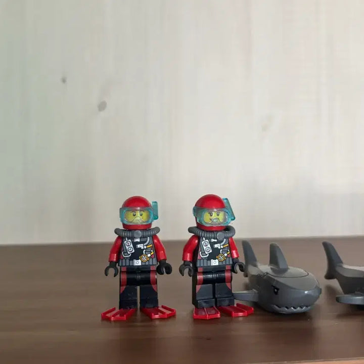[BUNJANG] LEGO Minifigure Diver, Shark, and Crocodile Set / 레고 미니피규어 잠수부 상어 악어 세트