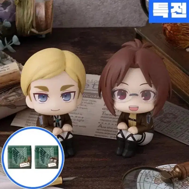 [BUNJANG] Attack on Titan Erwin &amp; Hange Zoë Look Up Special Edition / 특전방석)진격의거인 엘빈+한지조에 룩업 팝니다.