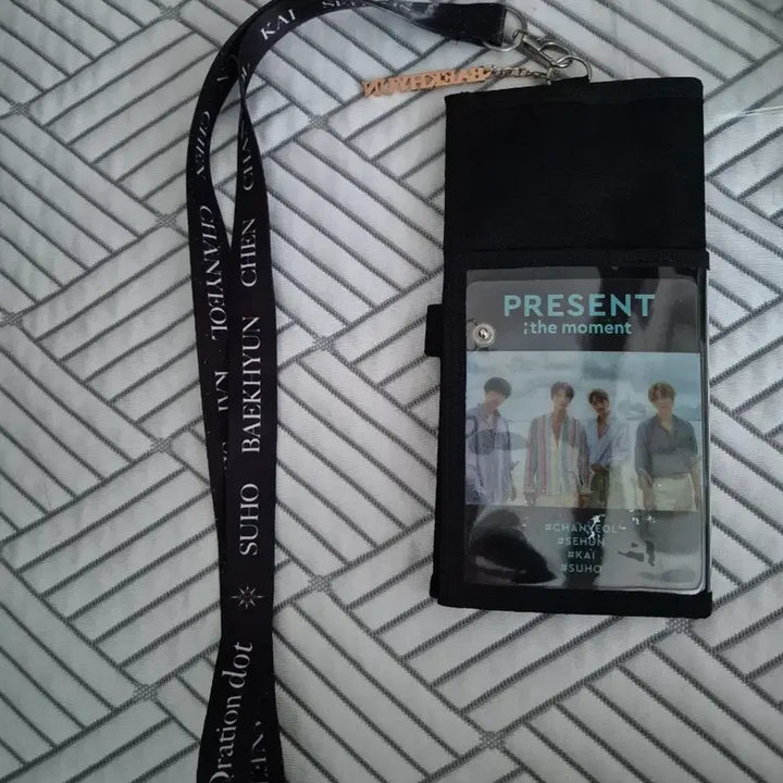 [BUNJANG] EXO Member Photo Leather Wallet with Necklace Strap / EXO 지갑