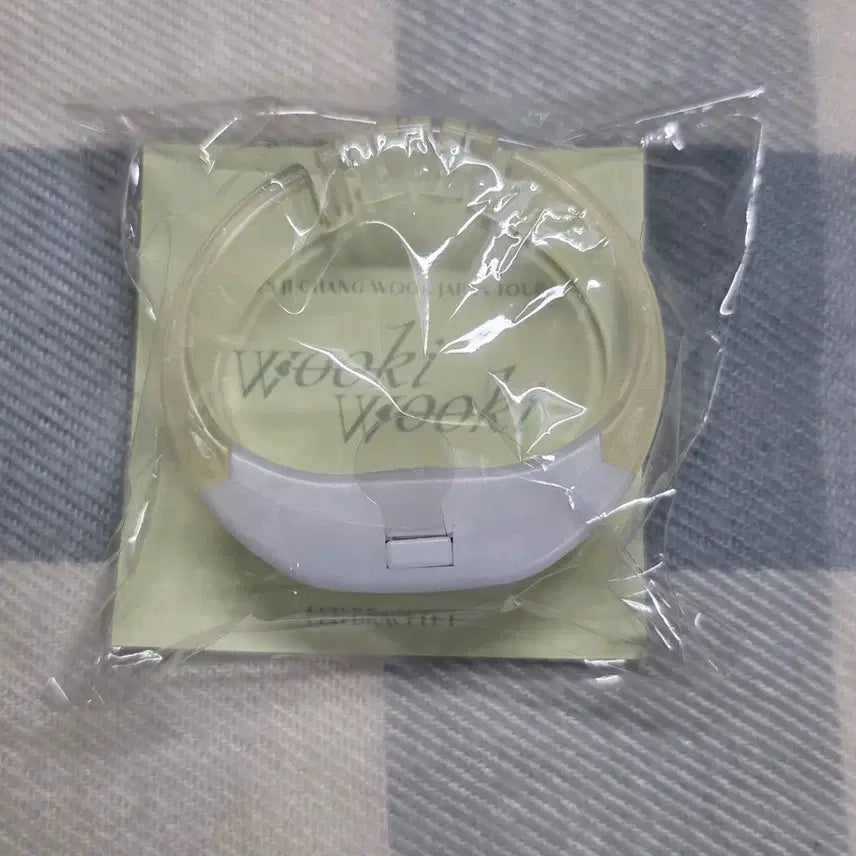 [BUNJANG] Ji Chang Wook Japan Fan Meeting Goods LED Bracelet / 지창욱 일본 팬미팅 굿즈 led 팔찌