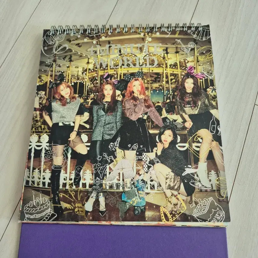 [BUNJANG] 4minute 2017 World Calendar Autographed / 친필사인 4minute 월드 2017 캘린더