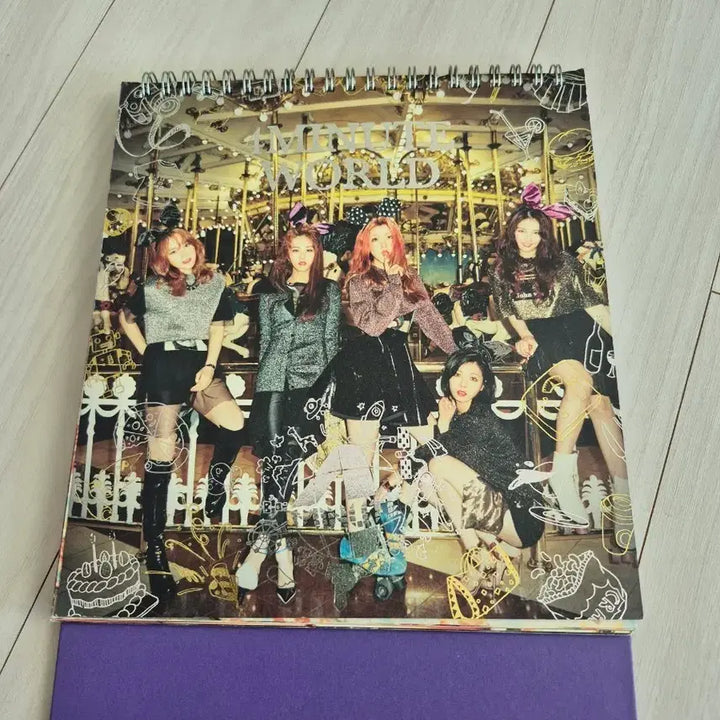 [BUNJANG] 4minute 2017 World Calendar Autographed / 친필사인 4minute 월드 2017 캘린더