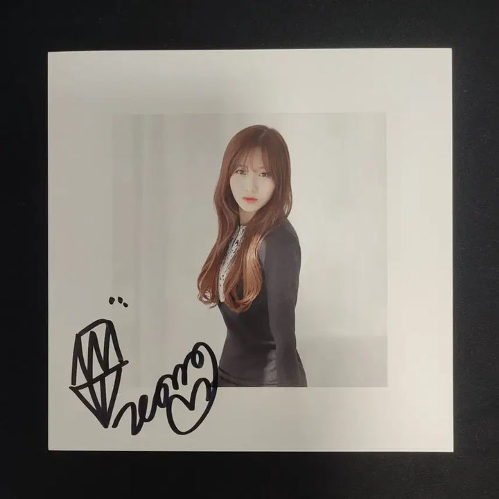 [BUNJANG] Lovelyz Ryu Sujeong Autographed Photo / 러블리즈 lovelyz 류수정 친필 싸인