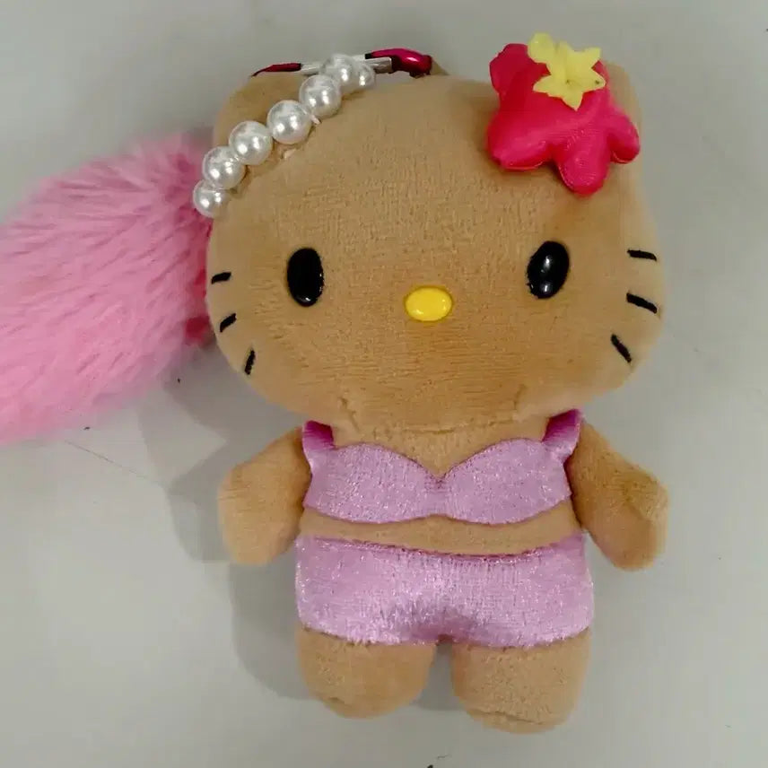 [BUNJANG] Sanrio Tanning Kitty Gyaru Bikini Kitty Plush Keychain (Authentic) / 산리오 태닝 키티 갸루 비키니 키티 인형 키링 (정품)