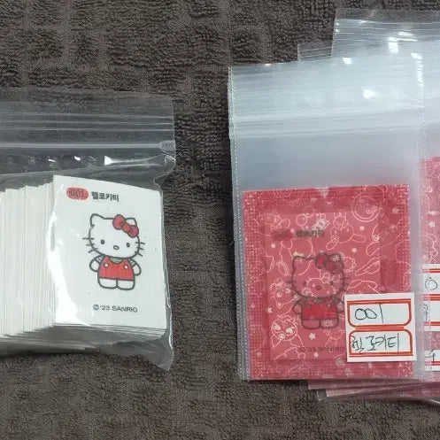 [BUNJANG] Sanrio Sticker Collection Complete Set (102 types) + Bonus Stickers / 산리오 띠부씰 전종 102종  과  서비스몇장 일괄팝니다