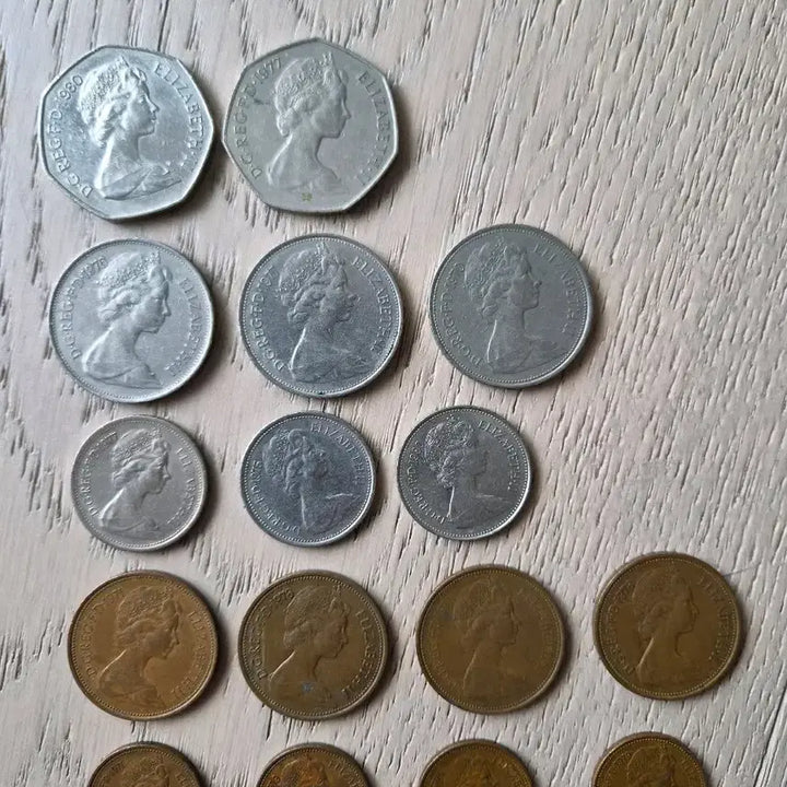 [BUNJANG] United Kingdom Old Coin Set - 50 Pence, 10 Pence, 5 Pence, 2 Pence, 1 Penny / 영국 옛날 동전 세트 50펜, 10펜, 5펜, 2펜, 1페니