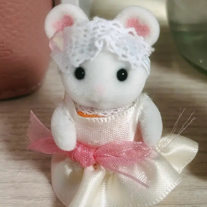 [BUNJANG] Sylvanian Families Marshmallow Mouse Standing Display / 실바니안 마시멜로 쥐 직립 단순 전시
